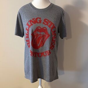 Rolling Stones Tour Graphic Short Sleeve T-Shirt. Size Medium